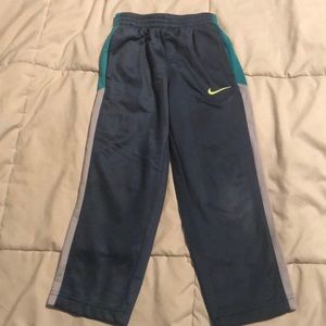 Nike toddler TRACKSUIT